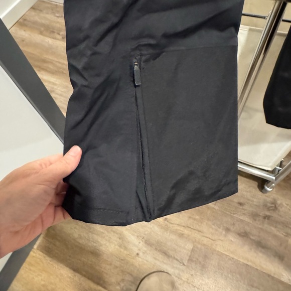 The North Face Women's Black Lenado Insulated Ski pants - 30” inseam & worn 1x - Picture 6 of 7